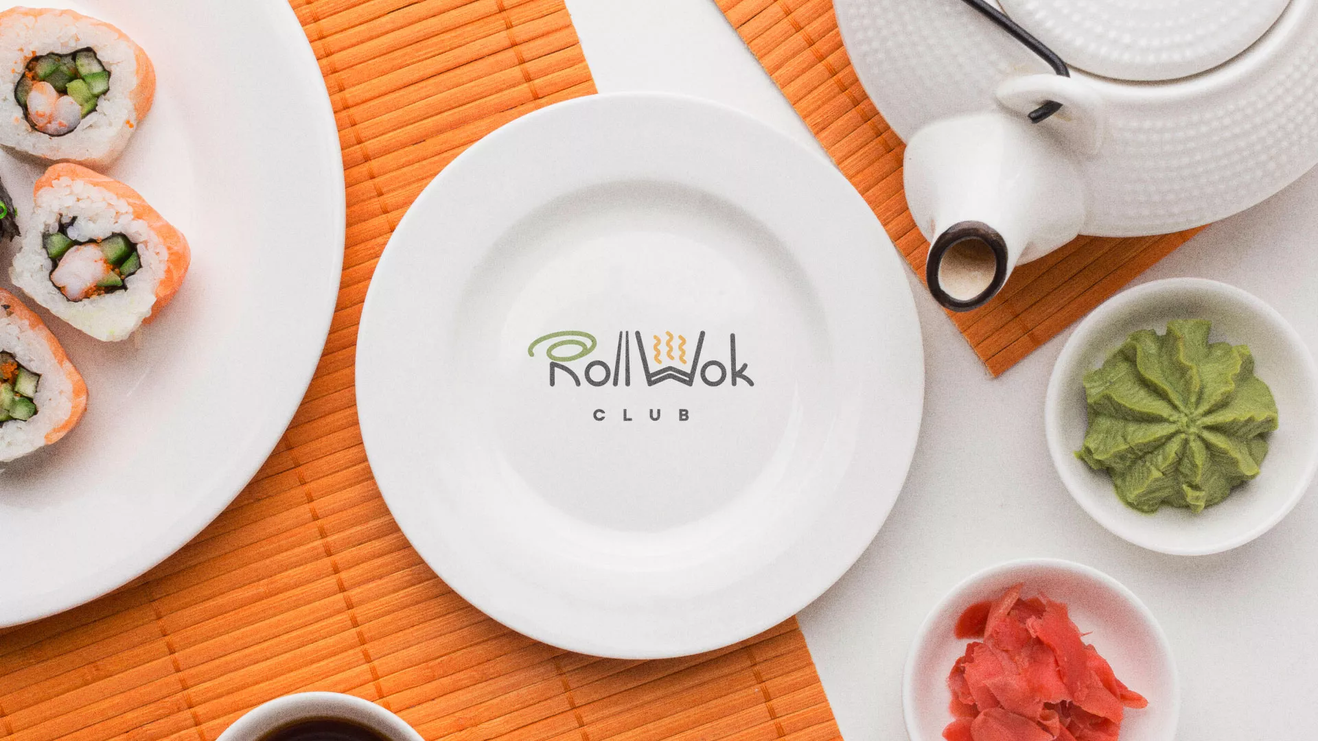 Разработка логотипа и фирменного стиля суши-бара «Roll Wok Club» в Кремёнках